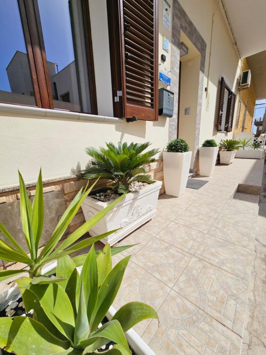 Perla Del Sud - Guest House LMP Exterior foto